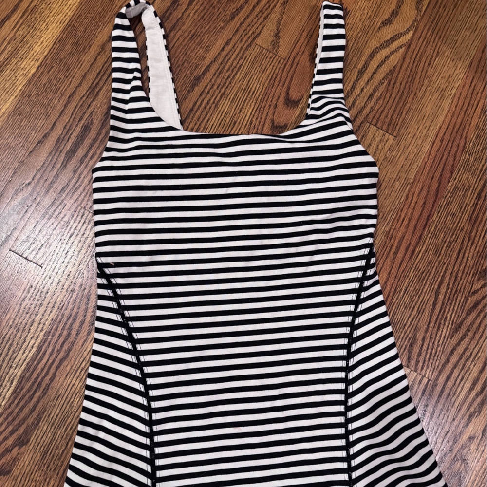 Lululemon vintage striped stretchy tank size 4